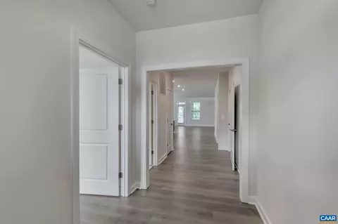 19 Pine Shadow Ct, Troy, VA 22974 photo 5