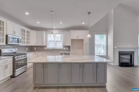 19 Pine Shadow Ct, Troy, VA 22974 photo 9