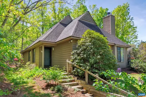 17 Ridgeview Cir, Charlottesville, VA 22902