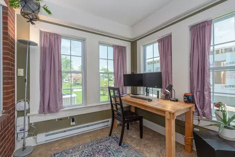 206 E College St E, Bridgewater, VA 22812 photo 9