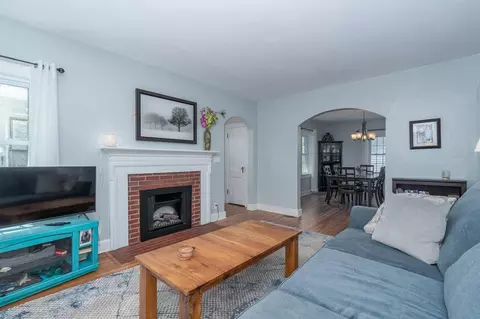 206 E College St E, Bridgewater, VA 22812 photo 5