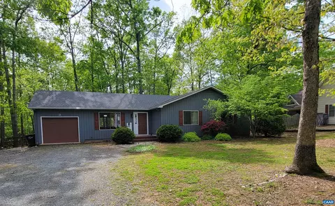 3 Evergreen Ln, Palmyra, VA 22963
