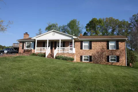 7111 Lee Hwy, Raphine, VA 24472