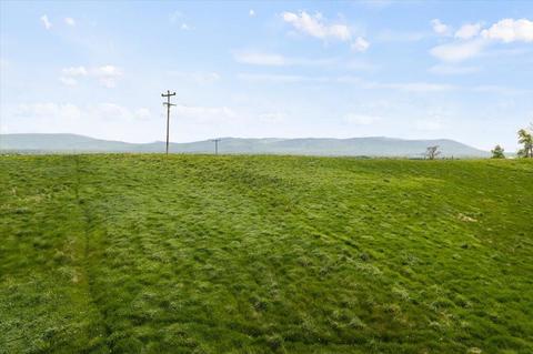 54 Round Hill Drive, Stuarts Draft, VA 24477 photo 3