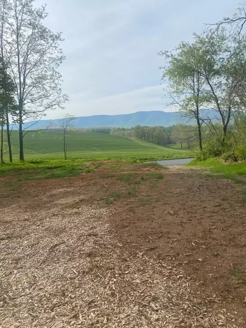 292 Indian Ridge Rd, Greenville, VA 24440