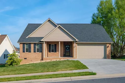 610 Jade Ct, Broadway, VA 22815