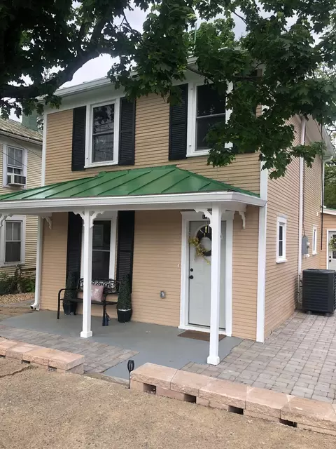 11 Caroline St, Staunton, VA 24401