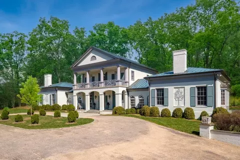311 Laketree Dr, Staunton, VA 24401