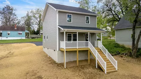 2604 W Beverley St W, Staunton, VA 24401