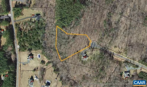 2 Berry Ct, Palmyra, VA 22963