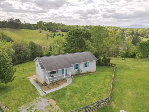 37 Hevener Ct, Buena Vista, VA 24416