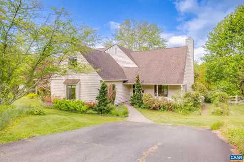 998 Amber Ridge Rd, Charlottesville, VA 22901