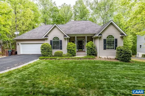 20 Evergreen Ln, Palmyra, VA 22963