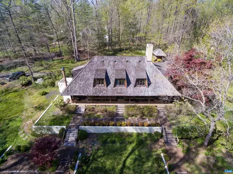 945 Old Garth Rd, Charlottesville, VA 22901