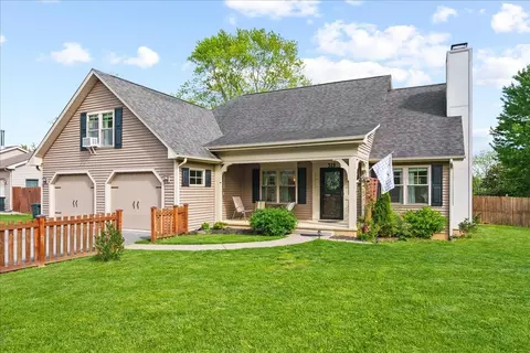319 Valley View Dr, Staunton, VA 24401