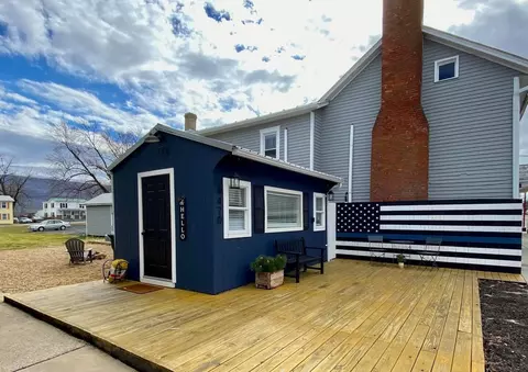 9470 S Congress St S, New Market, VA 22844