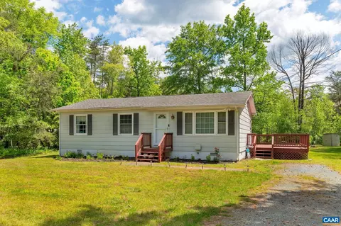 1138 Hollands Rd, Palmyra, VA 22963
