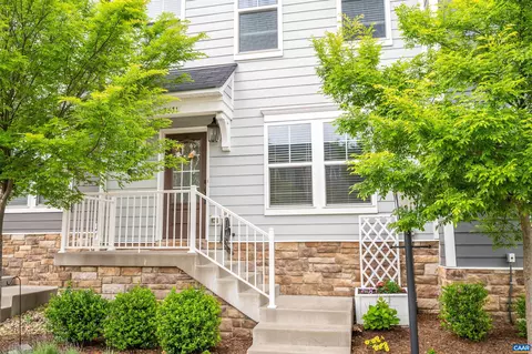 2631 Avinity Pl, Charlottesville, VA 22902 photo 2