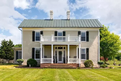 572 Eidson Creek Rd, Staunton, VA 24401