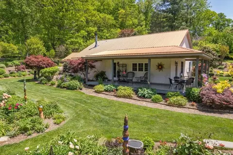 650 Sandy Bottom Rd, Elkton, VA 22827