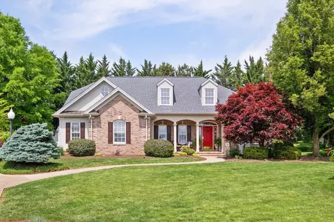 108 Pelham Knolls Ct, Waynesboro, VA 22980