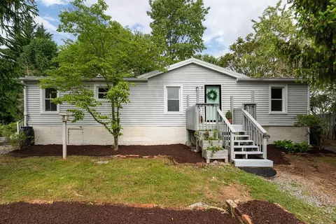 13 Liberty Ct, Waynesboro, VA 22980