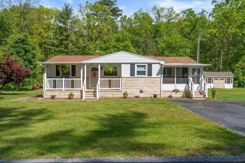 3236 Mountain Farm Rd, Elkton, VA 22827