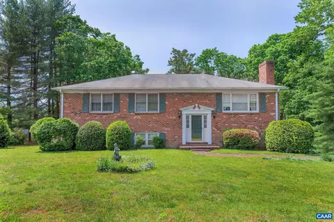 3575 Pinewood Dr, Keswick, VA 22947