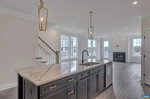 328 Bayberry Ln, Zion Crossroads, VA 22942