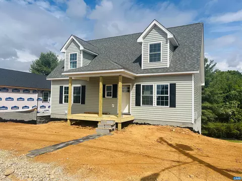 107 Greenview Dr, Staunton, VA 24401