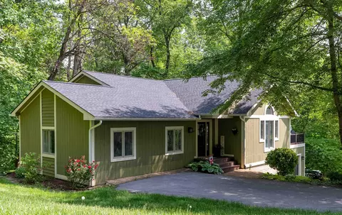 398 Flower Dr, Mcgaheysville, VA 22840