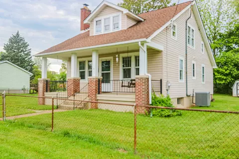 413 Dinwiddie Ave, Waynesboro, VA 22980