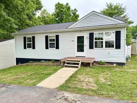 1604 5th St, Waynesboro, VA 22980