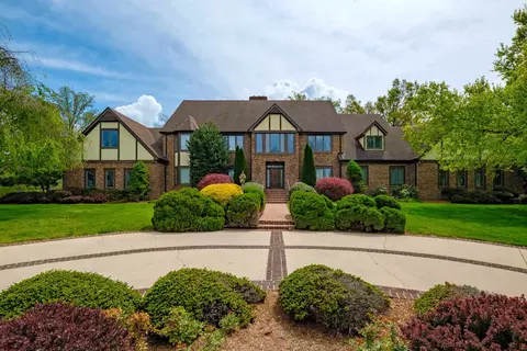 1219 Rockfish Rd, Waynesboro, VA 22980