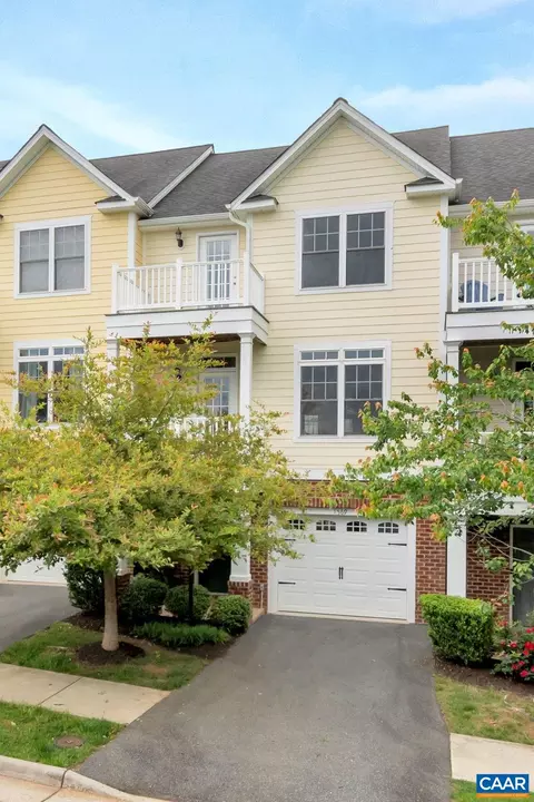 1569 Newcastle Ct, Charlottesville, VA 22911