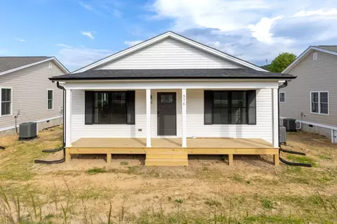 576 N Delphine Ave N, Waynesboro, VA 22980