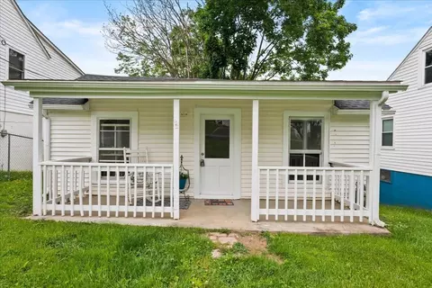 612 C St, Staunton, VA 24401