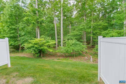 86 Augies Aly, Palmyra, VA 22963 photo 4