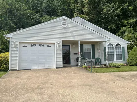300 Marian Pl, Staunton, VA 24401