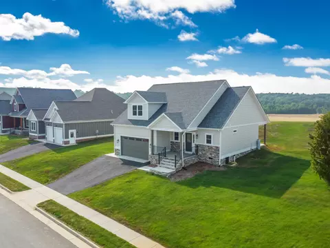 121 Chamberlain Dr, Staunton, VA 24401