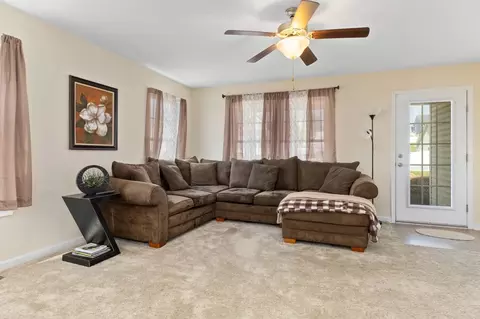 79 Lofty Cir, Stuarts Draft, VA 24477 photo 6
