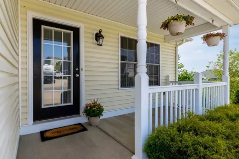 79 Lofty Cir, Stuarts Draft, VA 24477 photo 3