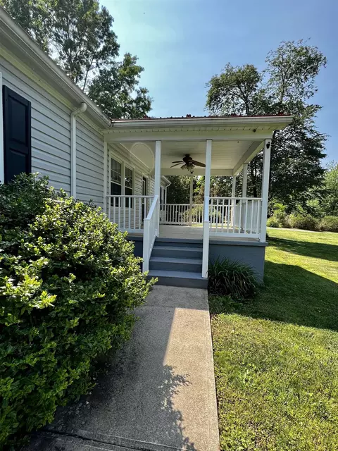 10 Memory Ln, Stuarts Draft, VA 24477 photo 3