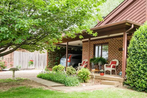 1067 Rosedale Dr, Harrisonburg, VA 22801