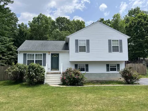 71 Northwood Dr, Waynesboro, VA 22980