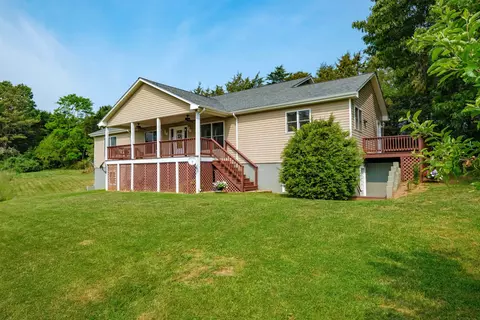 752 Stover Shop Rd, Churchville, VA 24421