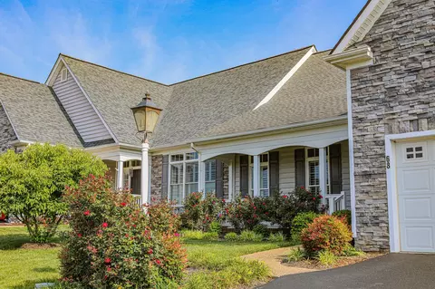 68 Hunters Trl, Waynesboro, VA 22980