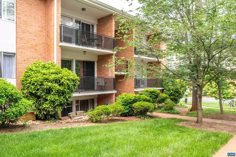 1800 Jefferson Park Ave #42, Charlottesville, VA 22903