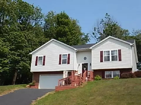 710 Stonewall Cir, Staunton, VA 24401