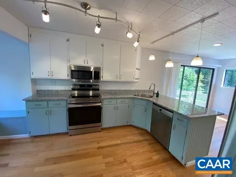 1208 Chatham Rdg, Charlottesville, VA 22901